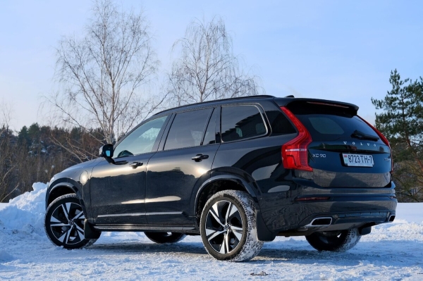 «ТО у дилера со всеми расходниками — 1 200 рублей». Белорус о владении 400-сильным гибридом Volvo XC90 «ТО у дилера со всеми расходниками — 1 200 рублей». Белорус о владении 400-сильным гибридом Volvo XC90