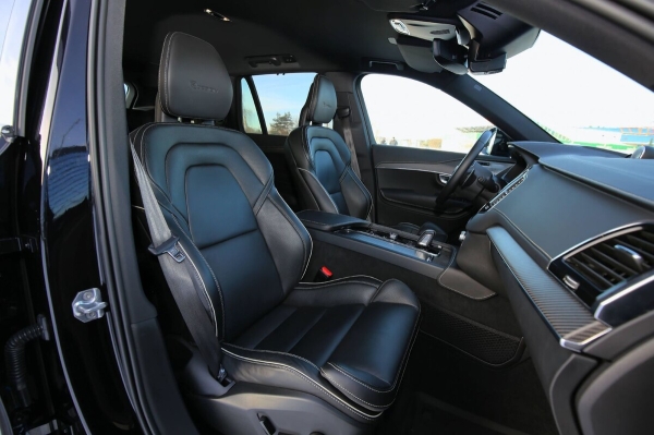 «ТО у дилера со всеми расходниками — 1 200 рублей». Белорус о владении 400-сильным гибридом Volvo XC90 «ТО у дилера со всеми расходниками — 1 200 рублей». Белорус о владении 400-сильным гибридом Volvo XC90