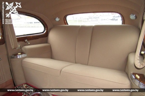 Из Беларуси в Литву пытались вывезти раритетное авто стоимостью более 600 тыс. рублей Из Беларуси в Литву пытались вывезти раритетное авто стоимостью более 600 тыс. рублей