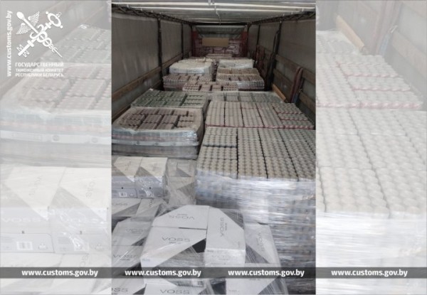 Польский перевозчик занизил стоимость перемещаемых газированных напитков в 2,5 раза. Нарушение выявили брестские таможенники Польский перевозчик занизил стоимость перемещаемых газированных напитков в 2,5 раза. Нарушение выявили брестские таможенники