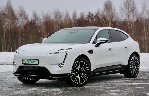 «Когда грянули морозы, заряда гарантированно хватало на 400 км». Белорус о владении роскошным «китайцем» Avatr 11 «Когда грянули морозы, заряда гарантированно хватало на 400 км». Белорус о владении роскошным «китайцем» Avatr 11