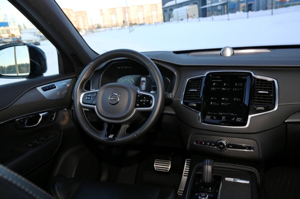 «ТО у дилера со всеми расходниками — 1 200 рублей». Белорус о владении 400-сильным гибридом Volvo XC90 «ТО у дилера со всеми расходниками — 1 200 рублей». Белорус о владении 400-сильным гибридом Volvo XC90