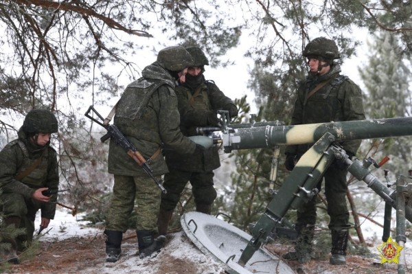 На полигоне под Брестом прошли занятия минометных подразделений 38-й бригады На полигоне под Брестом прошли занятия минометных подразделений 38-й бригады