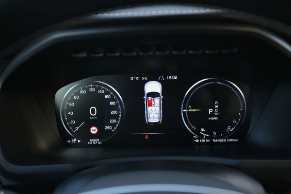 «ТО у дилера со всеми расходниками — 1 200 рублей». Белорус о владении 400-сильным гибридом Volvo XC90 «ТО у дилера со всеми расходниками — 1 200 рублей». Белорус о владении 400-сильным гибридом Volvo XC90