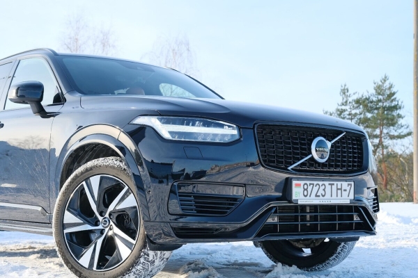 «ТО у дилера со всеми расходниками — 1 200 рублей». Белорус о владении 400-сильным гибридом Volvo XC90 «ТО у дилера со всеми расходниками — 1 200 рублей». Белорус о владении 400-сильным гибридом Volvo XC90