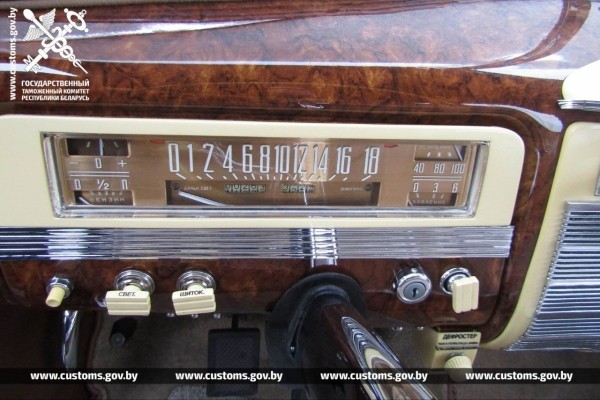 Из Беларуси в Литву пытались вывезти раритетное авто стоимостью более 600 тыс. рублей Из Беларуси в Литву пытались вывезти раритетное авто стоимостью более 600 тыс. рублей