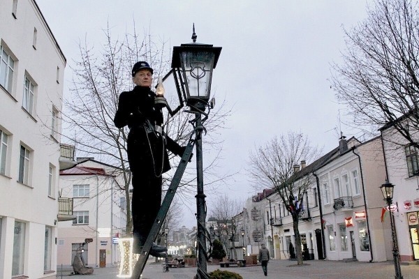 Фонарщик из Бреста показал «Москвич-412», с которым не хочет расставаться Фонарщик из Бреста показал «Москвич-412», с которым не хочет расставаться