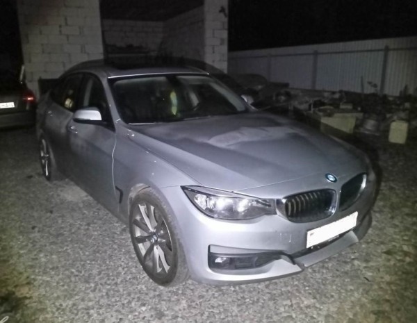 В Беларуси мужчина приревновал девушку и повредил машину знакомого В Беларуси мужчина приревновал девушку и повредил машину знакомого