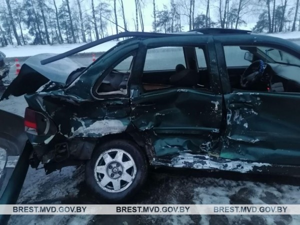 Водитель пострадал при ДТП в Брестском районе Водитель пострадал при ДТП в Брестском районе