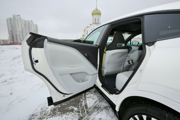 «Когда грянули морозы, заряда гарантированно хватало на 400 км». Белорус о владении роскошным «китайцем» Avatr 11 «Когда грянули морозы, заряда гарантированно хватало на 400 км». Белорус о владении роскошным «китайцем» Avatr 11