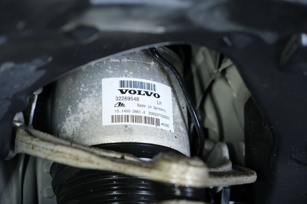 «ТО у дилера со всеми расходниками — 1 200 рублей». Белорус о владении 400-сильным гибридом Volvo XC90 «ТО у дилера со всеми расходниками — 1 200 рублей». Белорус о владении 400-сильным гибридом Volvo XC90