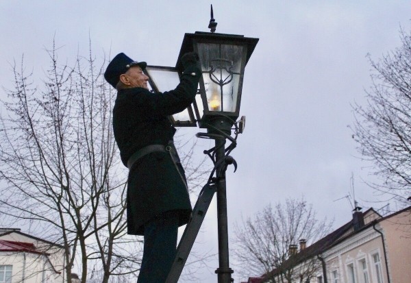 Фонарщик из Бреста показал «Москвич-412», с которым не хочет расставаться Фонарщик из Бреста показал «Москвич-412», с которым не хочет расставаться