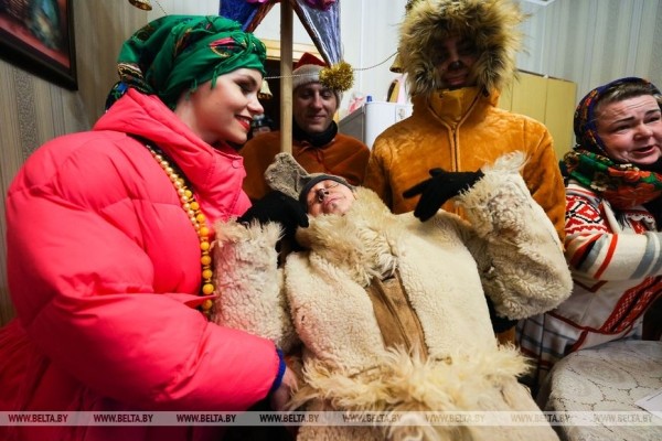 Чем угощают жители Брестского района на Коляды и какие щедрики им поют Чем угощают жители Брестского района на Коляды и какие щедрики им поют