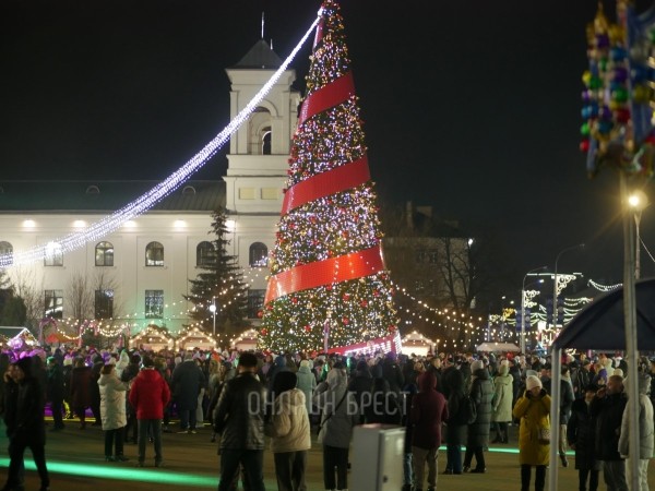 Культурно-зрелищное представление «Коляды» пройдет 7 января на площади Ленина в Бресте Культурно-зрелищное представление «Коляды» пройдет 7 января на площади Ленина в Бресте