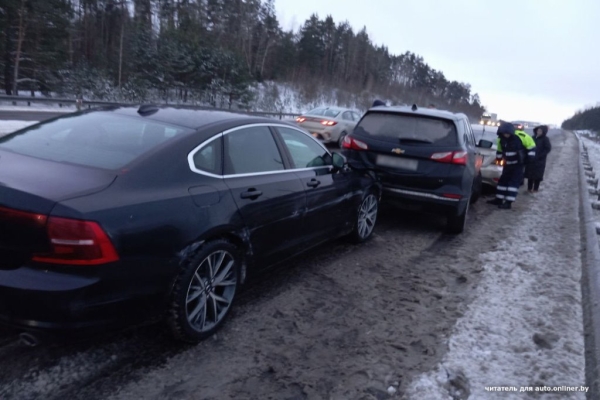 Массовая авария на М1. Водитель опрокинувшегося Geely Coolray рассказал, как все произошло