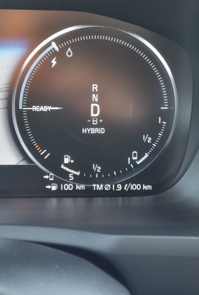 «ТО у дилера со всеми расходниками — 1 200 рублей». Белорус о владении 400-сильным гибридом Volvo XC90 «ТО у дилера со всеми расходниками — 1 200 рублей». Белорус о владении 400-сильным гибридом Volvo XC90