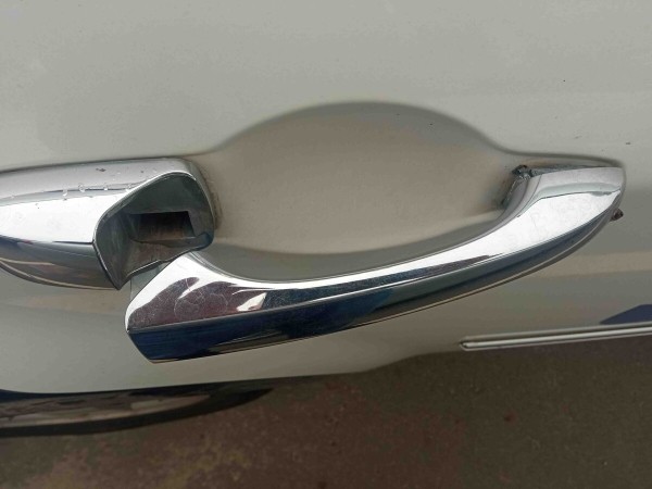 Chrysler 300C, служивший в МВД, продают в Беларуси. За сколько? Chrysler 300C, служивший в МВД, продают в Беларуси. За сколько?