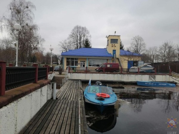 В Пинске работники ОСВОД спасли девушку, которая перевернулась на байдарке В Пинске работники ОСВОД спасли девушку, которая перевернулась на байдарке
