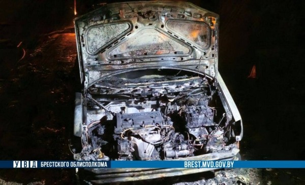 У жителя Бреста загорелся Ford У жителя Бреста загорелся Ford