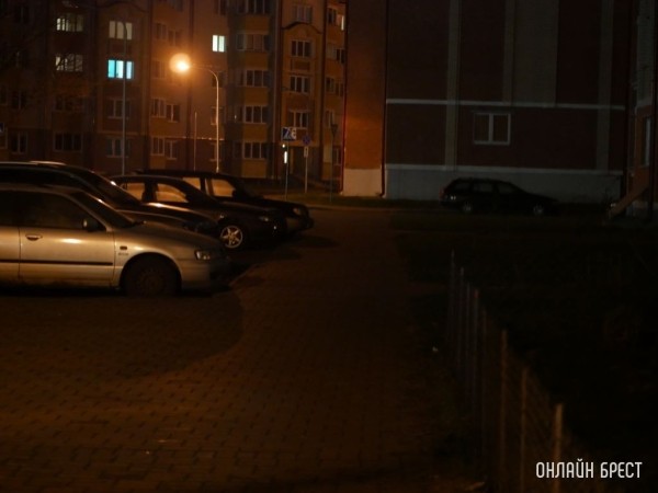 Сколько автомобилей может парковать одна семья во дворе многоэтажки Сколько автомобилей может парковать одна семья во дворе многоэтажки