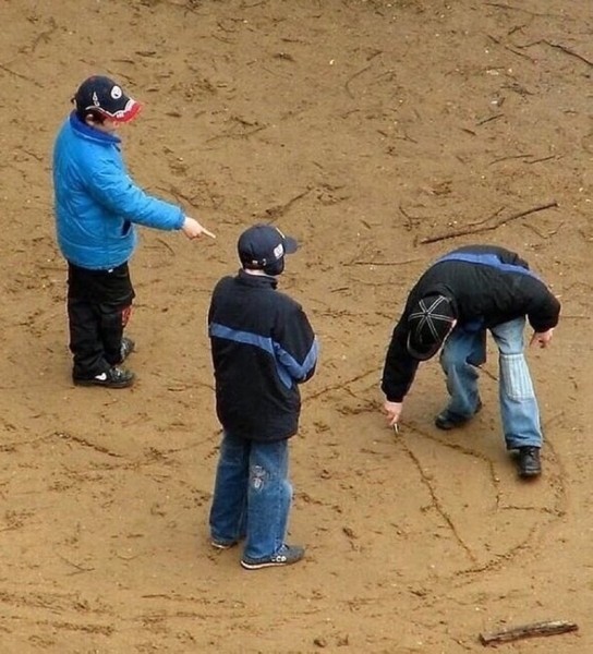 Детство без гаджетов: рассказываем о забытых играх советских дворов Детство без гаджетов: рассказываем о забытых играх советских дворов