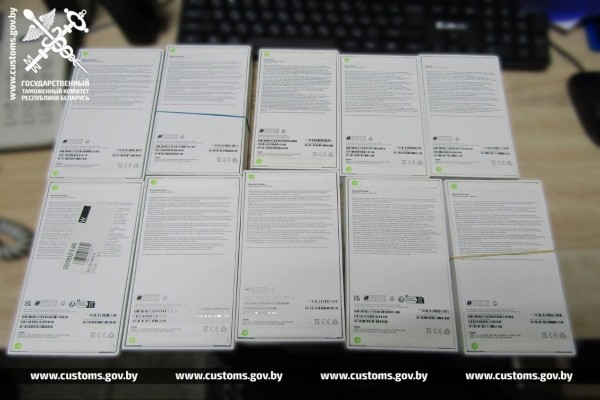 Айфоны и MacBookPro нашли на границе у водителя автобуса Айфоны и MacBookPro нашли на границе у водителя автобуса