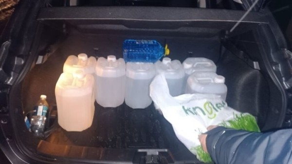 Бизнес-план провалился. У мужчины оперативники изъяли 155 л спирта Бизнес-план провалился. У мужчины оперативники изъяли 155 л спирта