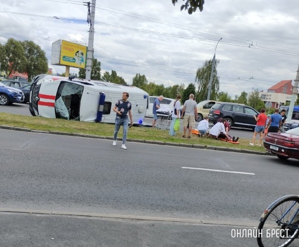 В Бресте водителя осудили за аварию с автомобилем скорой помощи В Бресте водителя осудили за аварию с автомобилем скорой помощи
