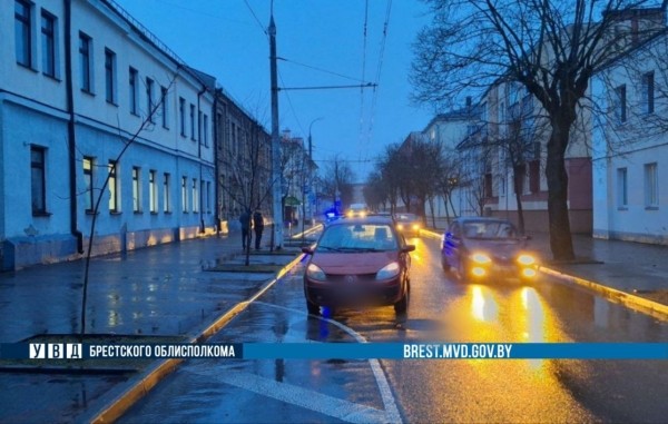 В Бресте утром автомобиль сбил пешехода