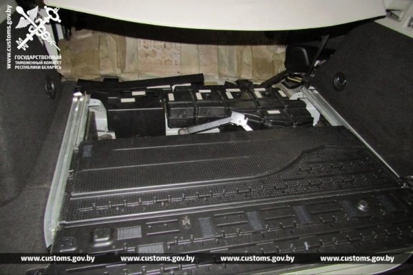 За провоз контрабанды в Беларуси конфисковали Cadillac За провоз контрабанды в Беларуси конфисковали Cadillac