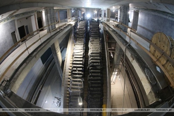 Светильники-облака и облицовка гранитом. Смотрите, как строятся новые станции третьей линии минского метро Светильники-облака и облицовка гранитом. Смотрите, как строятся новые станции третьей линии минского метро