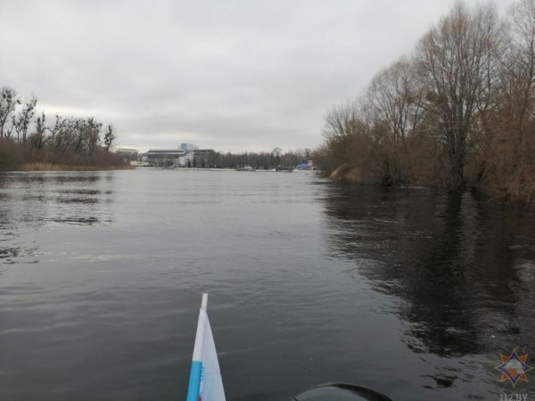 В Пинске работники ОСВОД спасли девушку, которая перевернулась на байдарке В Пинске работники ОСВОД спасли девушку, которая перевернулась на байдарке