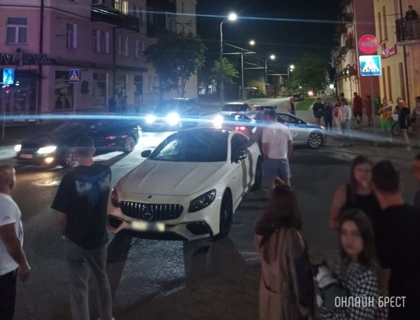 Злостный нарушитель ПДД и любитель «заряженных» авто сбил пешехода в Бресте: суд вынес приговор Злостный нарушитель ПДД и любитель «заряженных» авто сбил пешехода в Бресте: суд вынес приговор