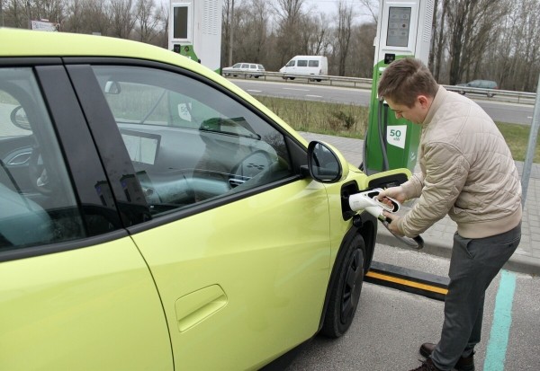 Брестский блогер Василий Пошелюк о BYD Seagull: &laquo;Больше 130 км/ч не едет. Зато может вскипятить чайник!&raquo;