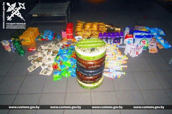 Женщина скрыла от таможенников запчасти на 52 тысячи рублей. Случай на границе в Бресте Женщина скрыла от таможенников запчасти на 52 тысячи рублей. Случай на границе в Бресте