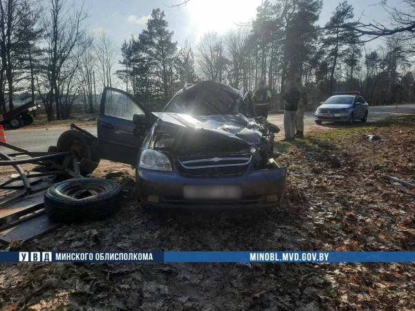 Отсоединившийся прицеп убил водителя встречного автомобиля Отсоединившийся прицеп убил водителя встречного автомобиля