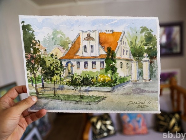 В Бресте открылась выставка «Где? Кто?» с изображениями уютных городских двориков В Бресте открылась выставка «Где? Кто?» с изображениями уютных городских двориков