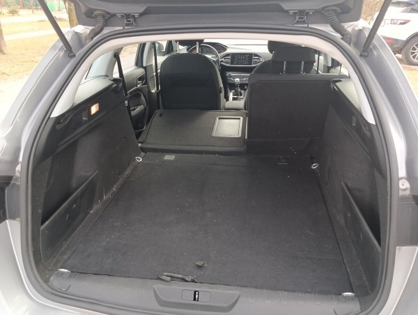 «А стоило ли обновлять автомобиль?». Белорус купил Peugeot 308 из Европы и обслужил по полной