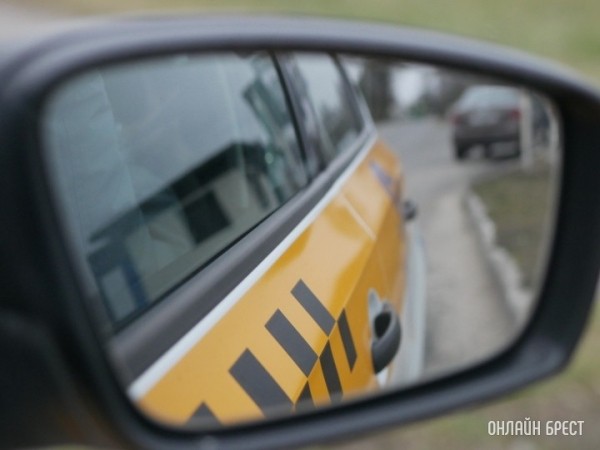 Таксистам в Беларуси нельзя использовать собственные автомобили такси для личных дел Таксистам в Беларуси нельзя использовать собственные автомобили такси для личных дел