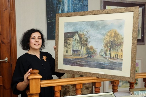 В Бресте открылась выставка «Где? Кто?» с изображениями уютных городских двориков В Бресте открылась выставка «Где? Кто?» с изображениями уютных городских двориков