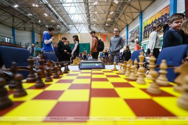 В Бресте проходит финал областных соревнований среди детей и подростков по шахматам «Белая ладья» В Бресте проходит финал областных соревнований среди детей и подростков по шахматам «Белая ладья»