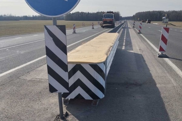 На М6 установили новые ограждения. Говорят, они безопасны даже при ударах на высоких скоростях На М6 установили новые ограждения. Говорят, они безопасны даже при ударах на высоких скоростях