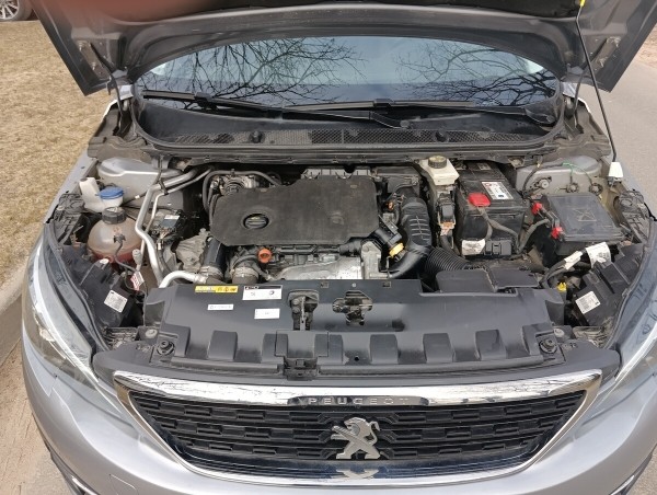 «А стоило ли обновлять автомобиль?». Белорус купил Peugeot 308 из Европы и обслужил по полной
