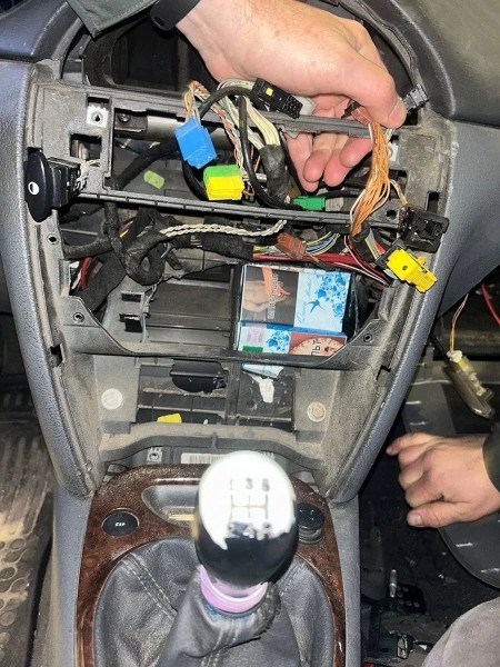 Через «Райгардас» в последний день работы везли контрабанду в тайниках авто Через «Райгардас» в последний день работы везли контрабанду в тайниках авто