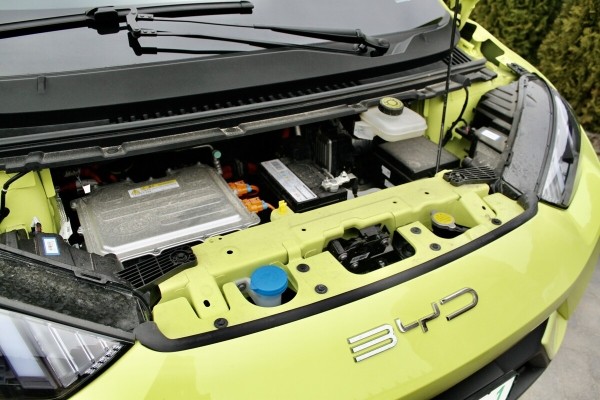 Брестский блогер Василий Пошелюк о BYD Seagull: &laquo;Больше 130 км/ч не едет. Зато может вскипятить чайник!&raquo;