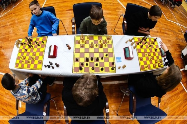 В Бресте проходит финал областных соревнований среди детей и подростков по шахматам «Белая ладья» В Бресте проходит финал областных соревнований среди детей и подростков по шахматам «Белая ладья»