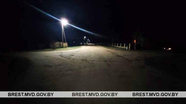 В Брестском районе водитель Audi сбила пешехода и скрылась В Брестском районе водитель Audi сбила пешехода и скрылась