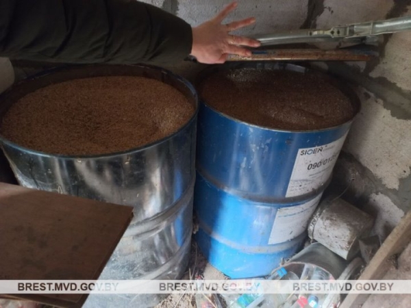 У сельчан нашли в мешках более 1300 кг краденного зерна. Случай в Брестской области У сельчан нашли в мешках более 1300 кг краденного зерна. Случай в Брестской области