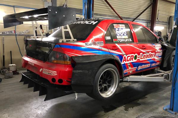 Белорус вложил 300 000 долларов в Mitsubishi Lancer Evolution. А теперь продает значительно дешевле Белорус вложил 300 000 долларов в Mitsubishi Lancer Evolution. А теперь продает значительно дешевле