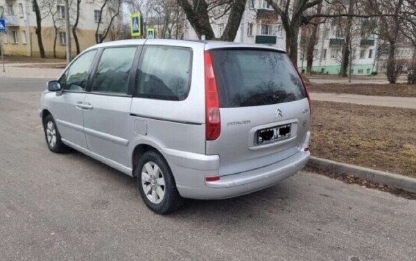 «Отъехал 100 км, а потом из-под капота как бабахнет!» Белорус купил Citroen C8, но до дома так и не добрался «Отъехал 100 км, а потом из-под капота как бабахнет!» Белорус купил Citroen C8, но до дома так и не добрался